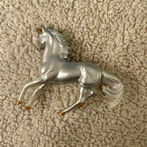 Breyer Model Horse Minnie Winnie Unicorn - Picture 4 of 5